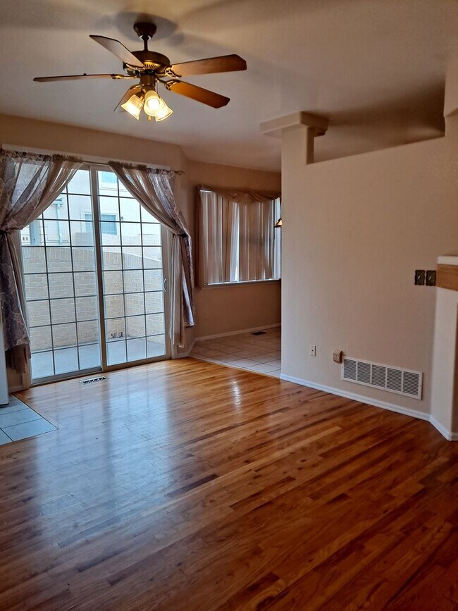 Building Photo - ALL PROSPECTIVE TENANTS MUST SUBMIT A $58 ...