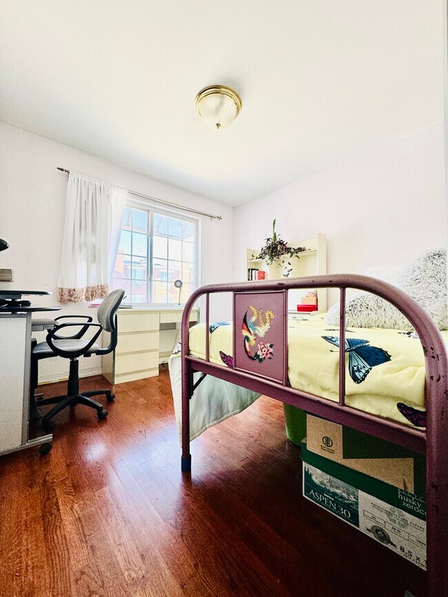 Foto del edificio - 7876 82nd St
