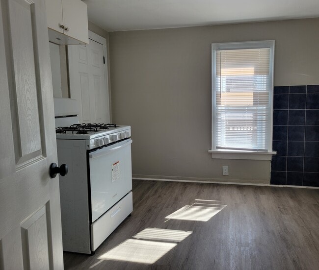 Foto del edificio - 479 N Eureka Ave