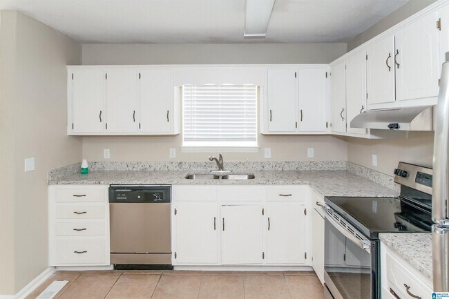 Foto del edificio - 320 Willow Glen Ct