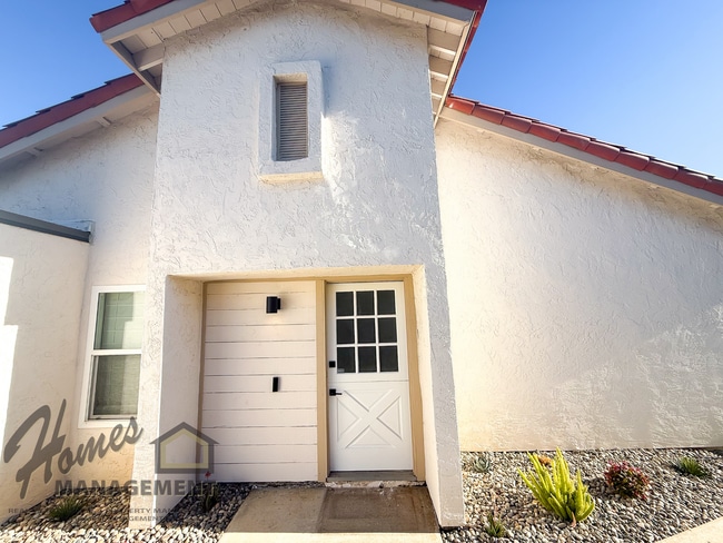 Building Photo - Homes Management - 2 bed, 2 bath in Desirable Carlsbad