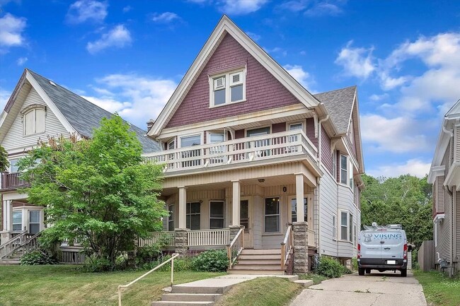 Building Photo - 2858 N Murray Ave