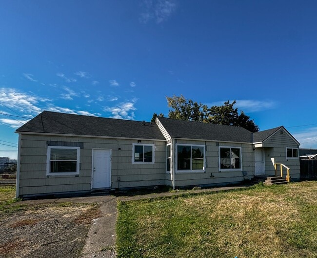 Photo - Newer Remodeled 2 Bed, 1.5 Bath – Private & Tucked Away Gem House