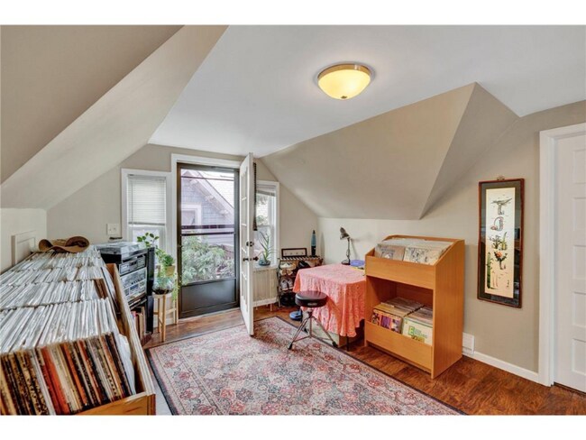 Building Photo - 1179 Dayton Ave