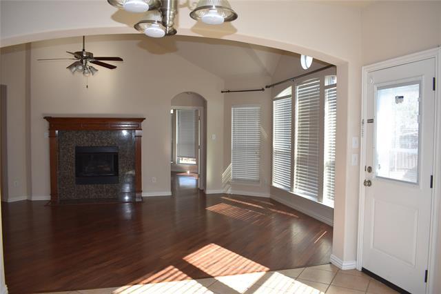 Foto del edificio - 384 Spring Meadow Dr