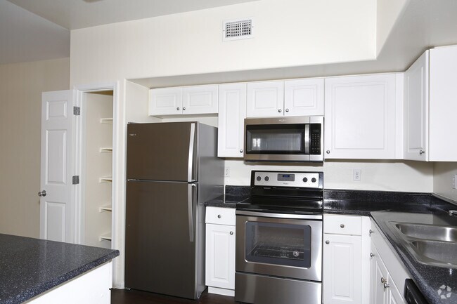 3 hab - 2.5 baños - Vintara Apartments