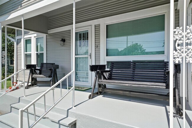 Foto del edificio - 325 N Sidney St