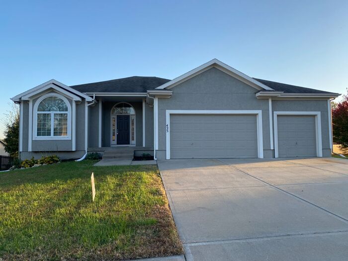 Primary Photo - Gorgeous 4 Bedroom, 3 Bathroom, 3 Car Gara...