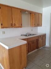 Building Photo - 753 Moffat Dr