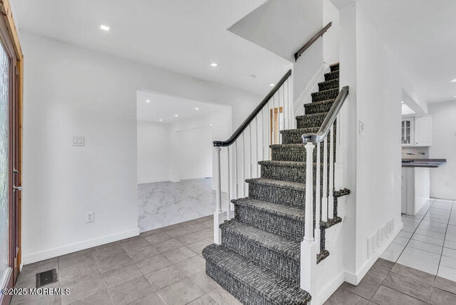 Foto del edificio - 34 Birmingham Dr