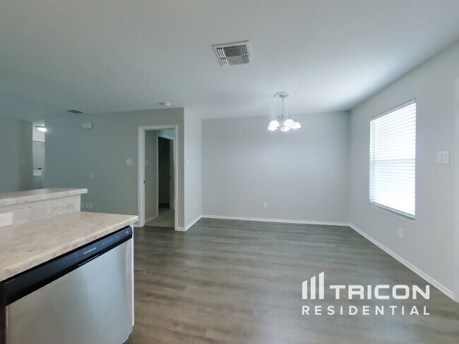 Foto del edificio - 7618 Crestway Ridge