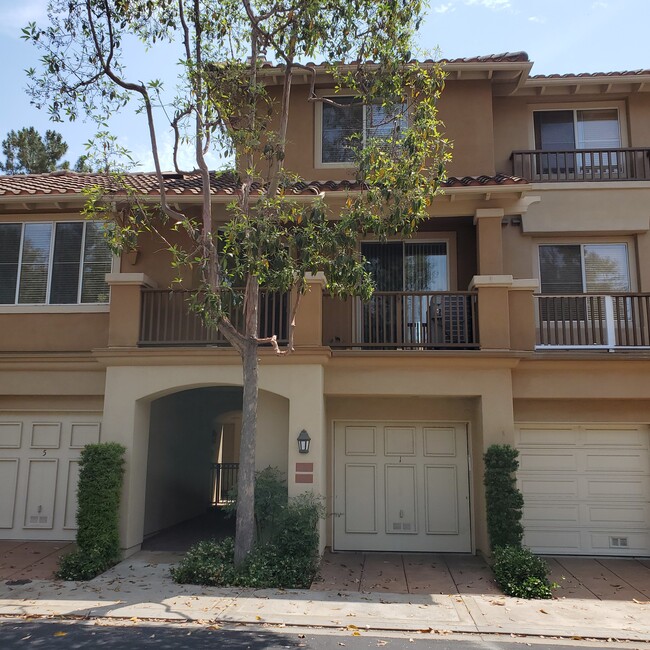 Building Photo - 2676 Dietrich Dr