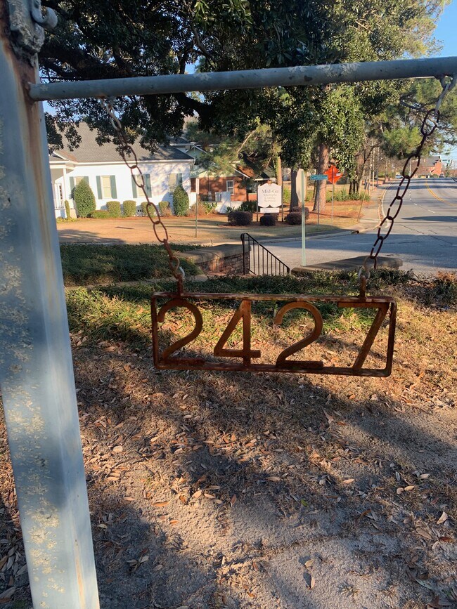 Foto del edificio - 2427 Vineville Ave
