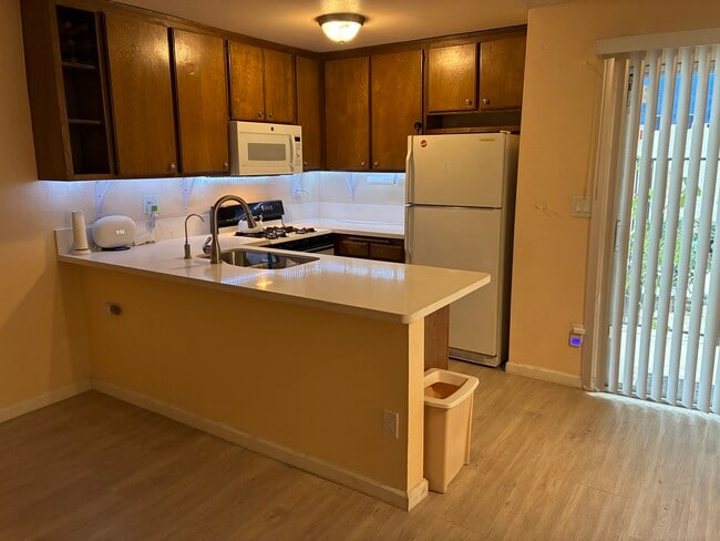 Building Photo - 18530 Hatteras St