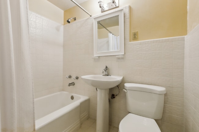 Photo - 1205 St Charles Ave Apartment
