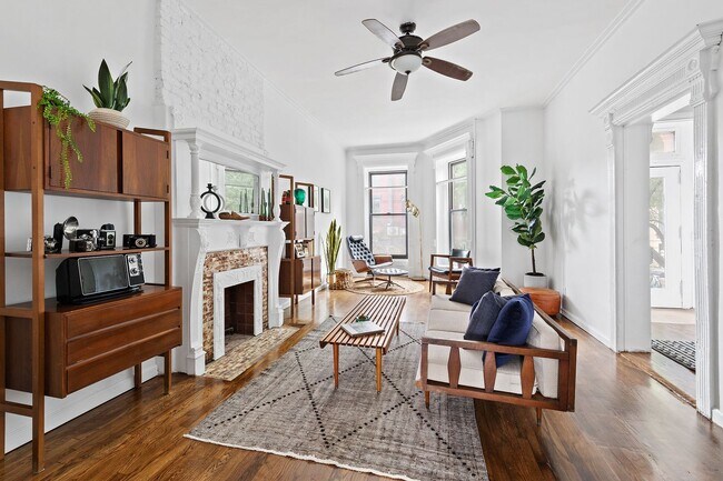 Foto del edificio - 915 Greene Ave