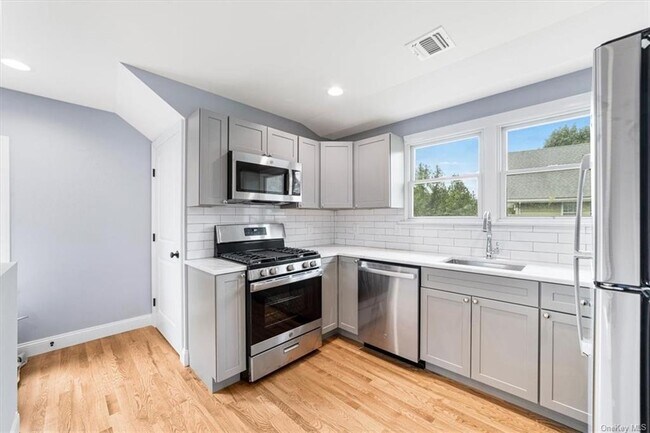 Foto del edificio - 2062 Saw Mill River Rd