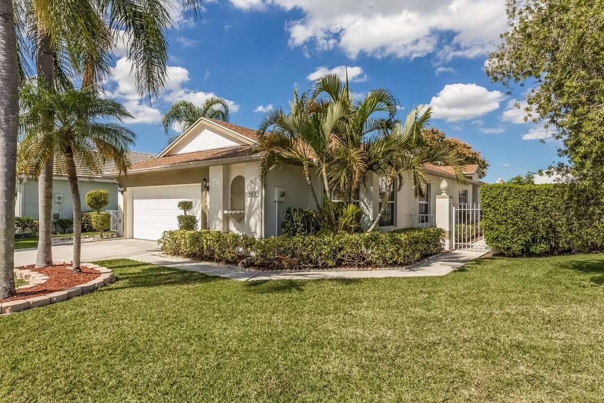 Primary Photo - 6168 Lansdowne Cir