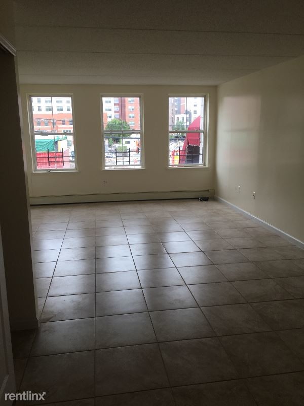 Building Photo - 414 E 159th St