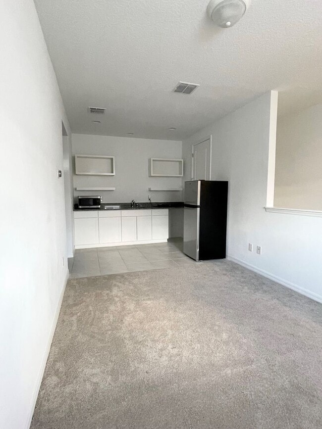 Building Photo - 16071 Micelli Dr