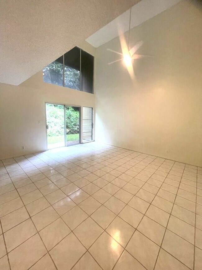 Foto del edificio - Beautiful 4 bed/ 2 bath/ 2 parking In Kaneohe