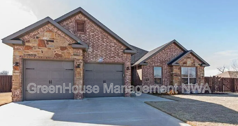 Primary Photo - 305 Blair Cir