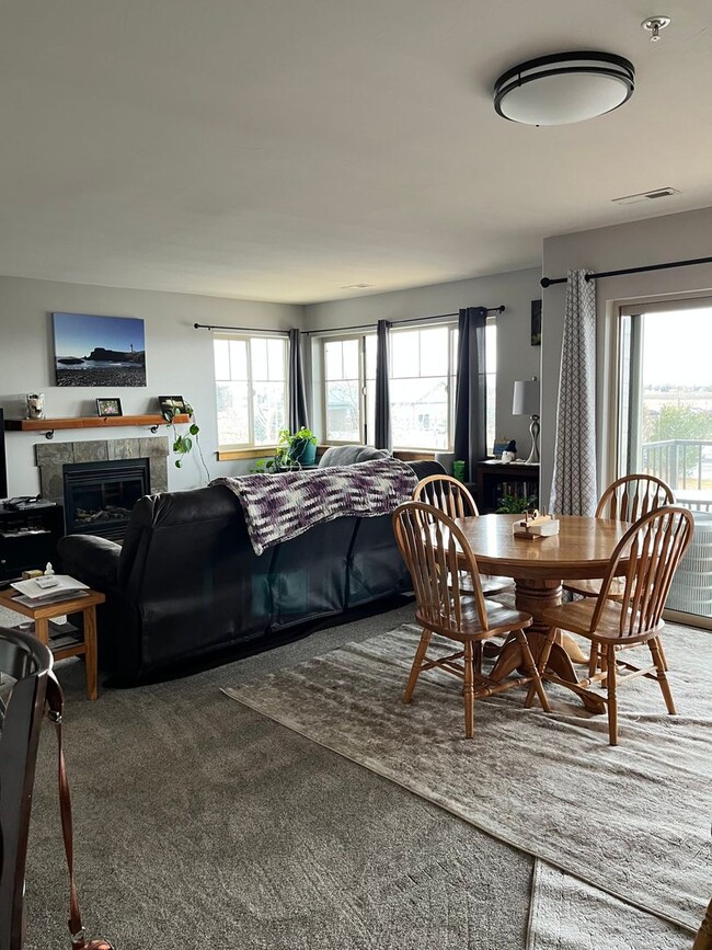 Building Photo - 244 S Cottonwood Rd