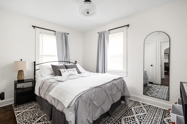 Building Photo - 6115 Ralston Ave