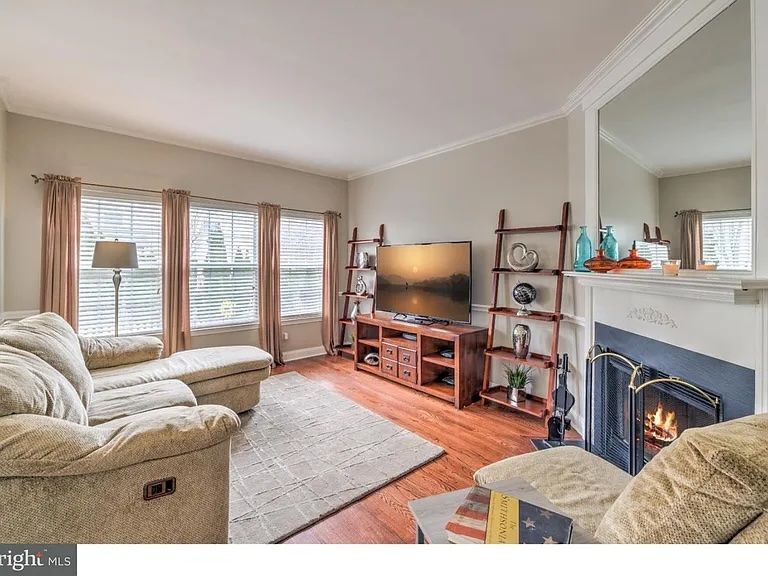 Foto del edificio - 216 Waverly Ct