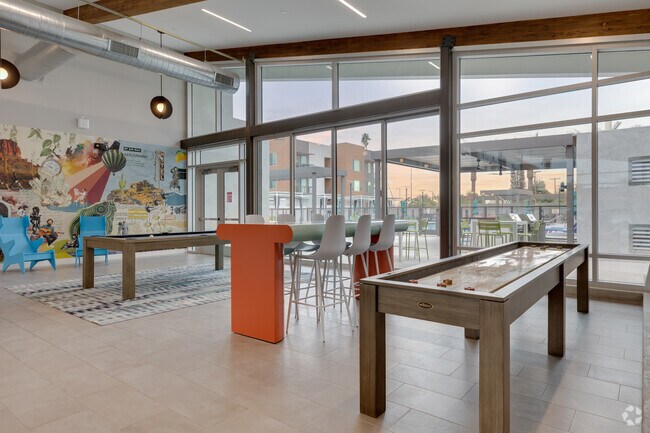 Clubhouse - Melody on Main