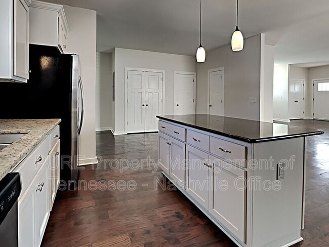 Building Photo - 303 Gatewood Ave