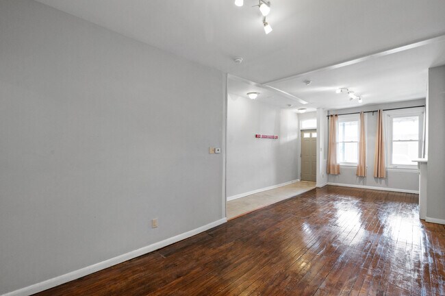 Foto del edificio - 612 N 42nd St