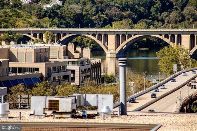 Foto del edificio - 1010 25th St NW