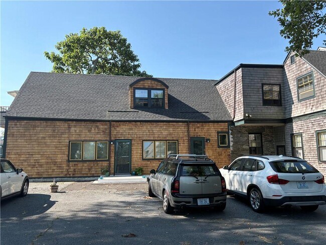 Foto del edificio - 438 Wolcott Ave