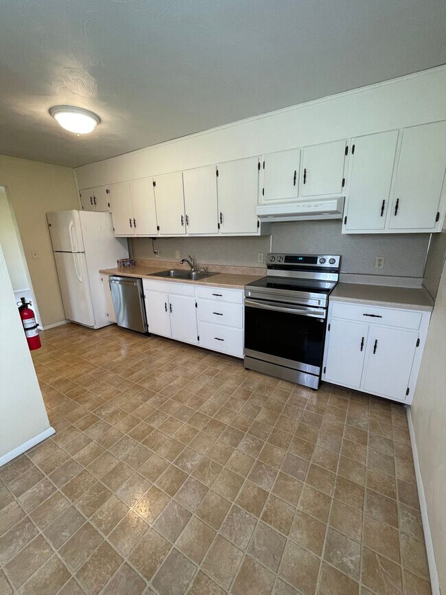 Foto del edificio - 704 Torrey Ln