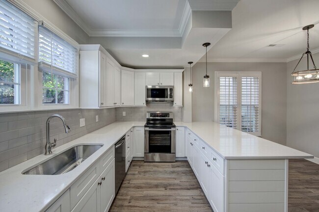 Foto del edificio - 1129 W Main St