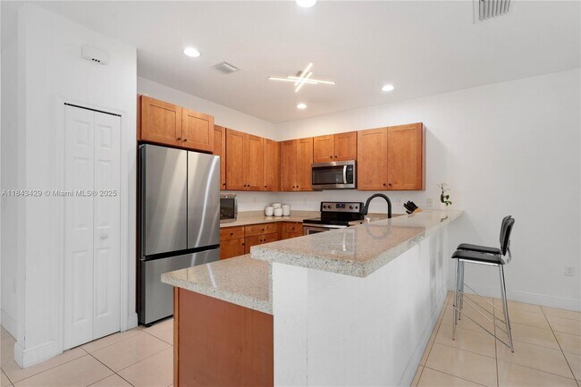 Foto del edificio - 9955 NW 10th Ter
