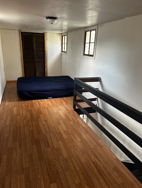 Foto del edificio - 109 E Hampton St