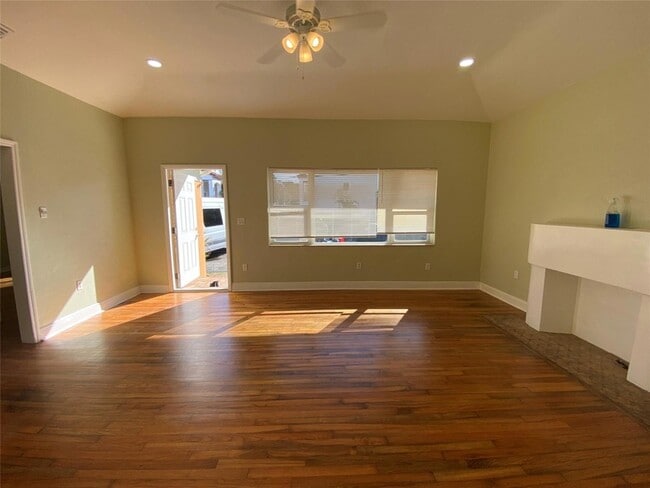 Photo - 1655 Hayes St House