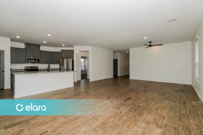 Building Photo - 2115 HORNBEAM ST