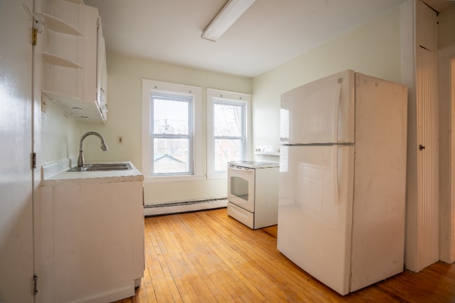 Building Photo - 7 Mulberry St