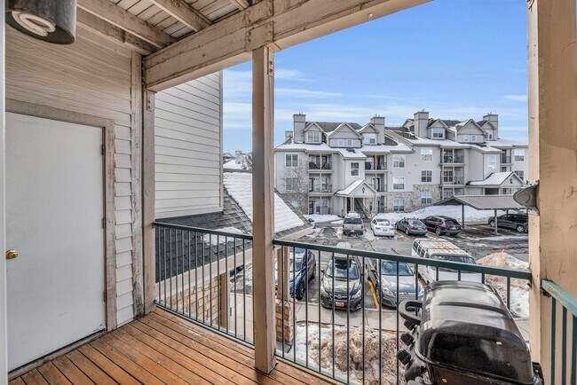 Building Photo - Canyon Creek One Bedroom