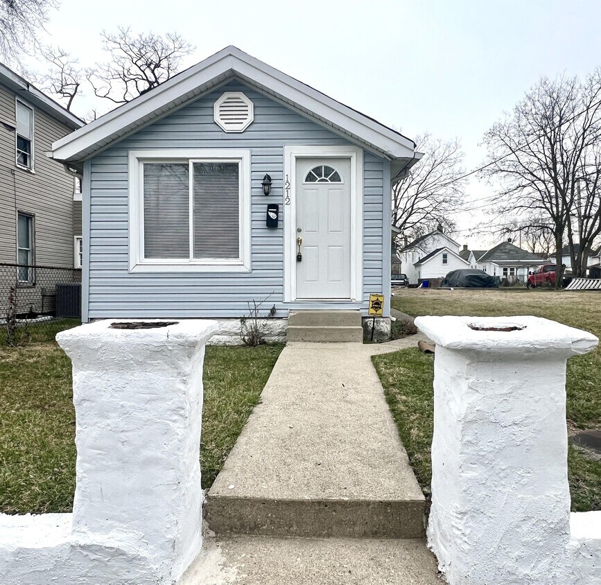 Primary Photo - 1212 Wallace St