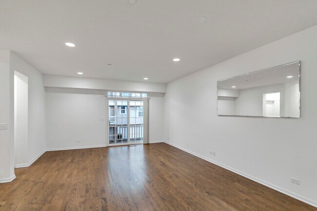 Foto del edificio - 1527 E Arbor Ln