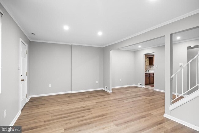 Building Photo - 13 Hopewell Ln