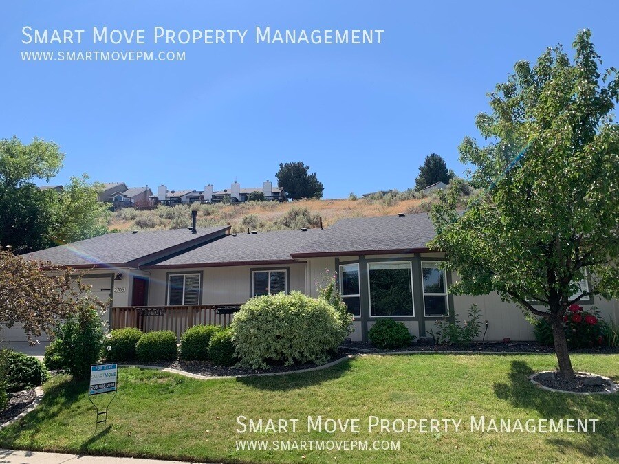 Foto principal - 2705 E Mendota Dr