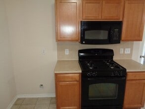 Building Photo - 1615 Redbud Grove Ct