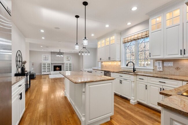 Foto del edificio - 11 Bobolink Rd