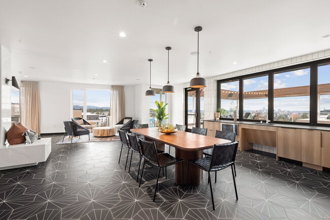 Verde Esterra Park apartments — community photo - Verde Esterra Park