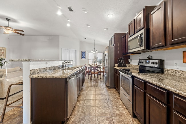 Building Photo - 5508 Peach Dr